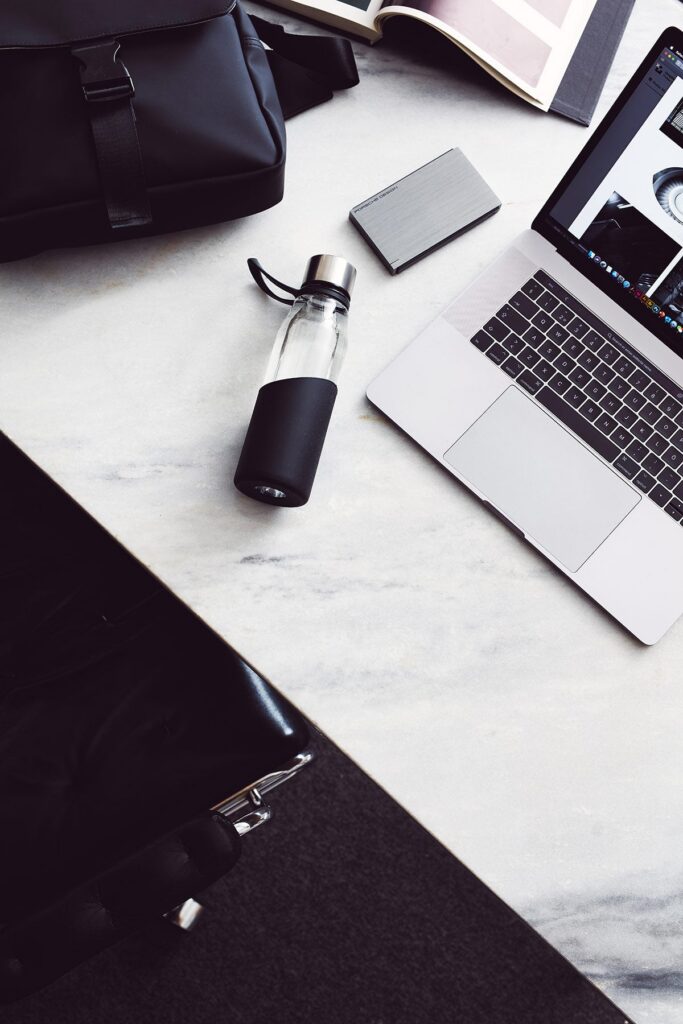 Klaasist joogipudel Lean
