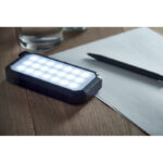 Taskulambiga akupank 8000 mAh