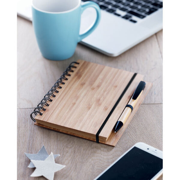 Bambusest märkmiku ja pastapliiatsi komplekt